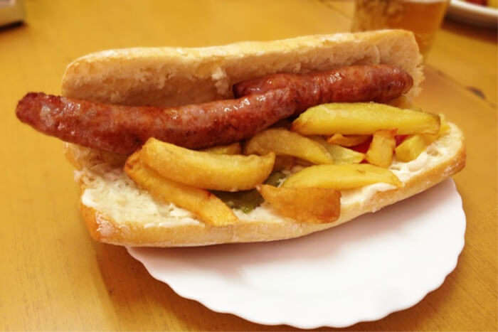 “Flavors of the Streets: Indulge in the Irresistible Street Food Delights of Spain”