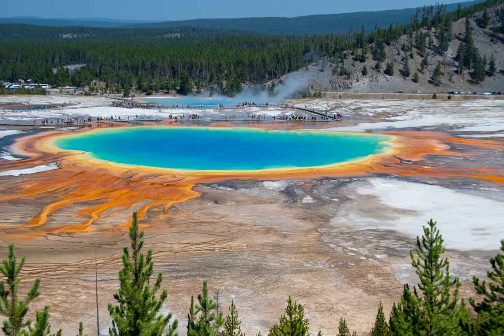 Exploring the Untamed Beauty of Yellowstone National Park: Nature’s Spectacular Wonderland